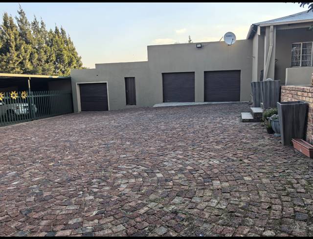 4 BEDROOM HOUSE FOR SALE IN WITHOK ESTATE